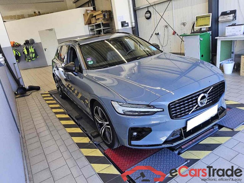 Volvo V60 Kombi (2018->) DE - Kb5 B5 (Benzin) AWD EU6d, Plus Dark Mild-Hybrid, 2021 - 2022 #2