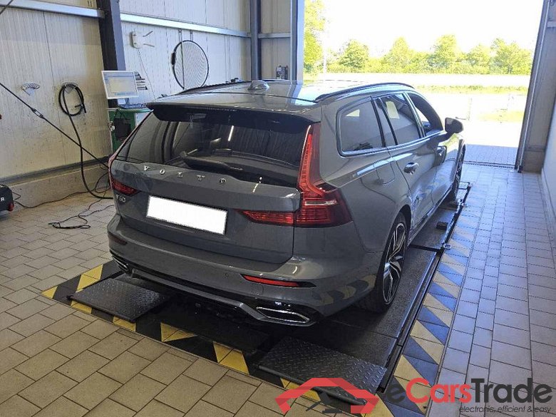 Volvo V60 Kombi (2018->) DE - Kb5 B5 (Benzin) AWD EU6d, Plus Dark Mild-Hybrid, 2021 - 2022 #3