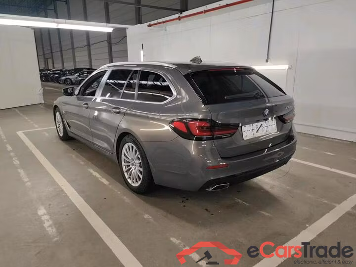 BMW 5 Reeks Touring 5 Reeks Touring 530e Auto (PHEV) 215kW/292pk  5D/P Auto-8 - CO2 onvolledig #3