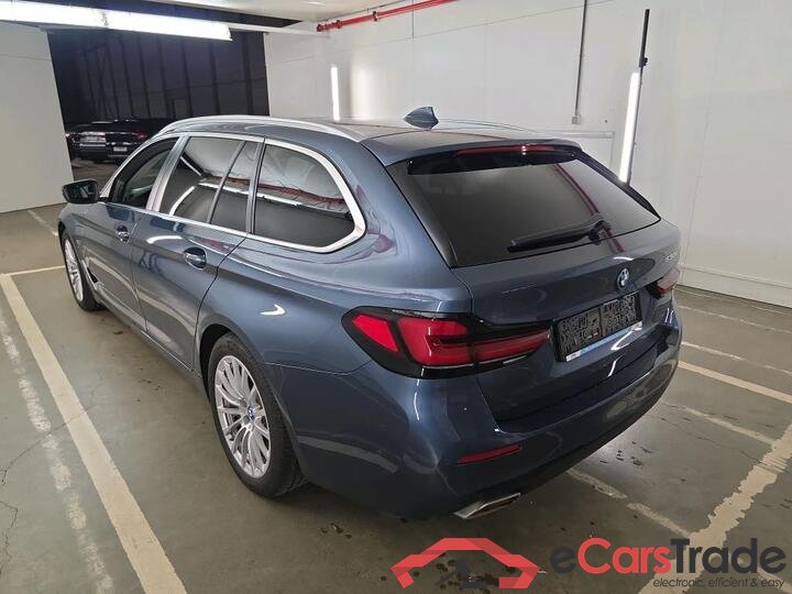BMW 5 Reeks Touring Série 5 Touring 530e Auto (PHEV) 215kW/292pk  5D/P Auto-8 - CO2 incomplet #3