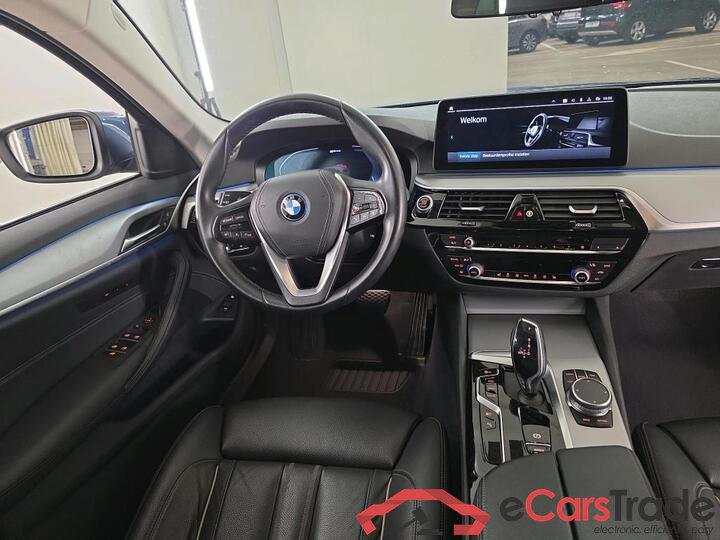 BMW 5 Reeks Touring Série 5 Touring 530e Auto (PHEV) 215kW/292pk  5D/P Auto-8 - CO2 incomplet #5