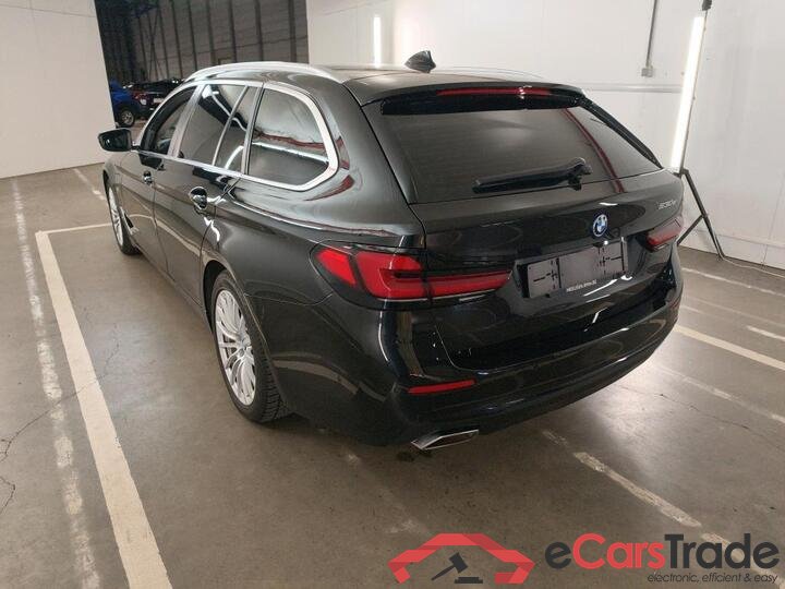 BMW 5 Reeks Touring 5 Reeks Touring 530e Auto (PHEV) 215kW/292pk  5D/P Auto-8 #3