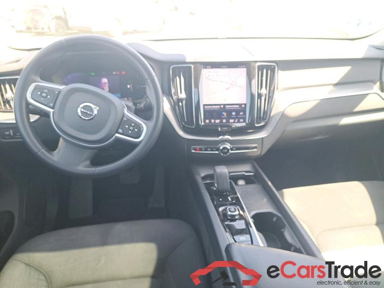 VOLVO XC60 / 2017 / 5P / todoterreno 2.0 T6 AWD Recharge Inscription Exp Auto #3
