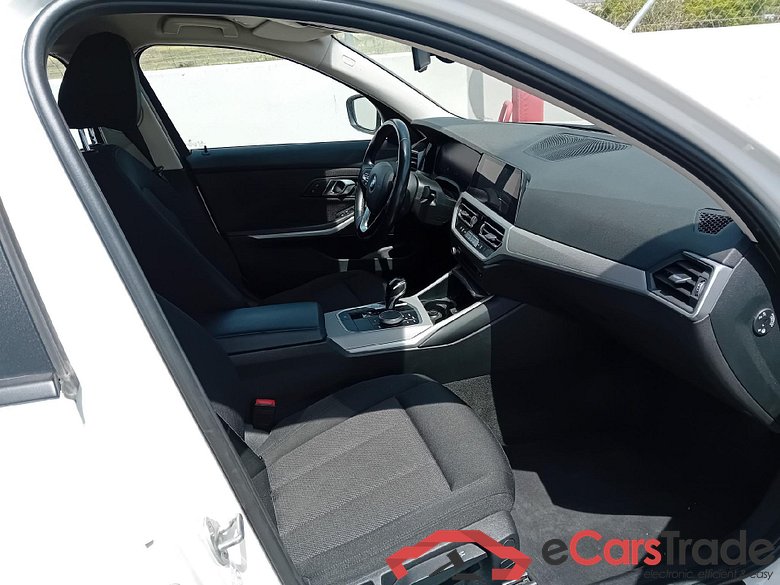 BMW Serie 3 / 2018 / 4P / sedán 318d Auto. #6