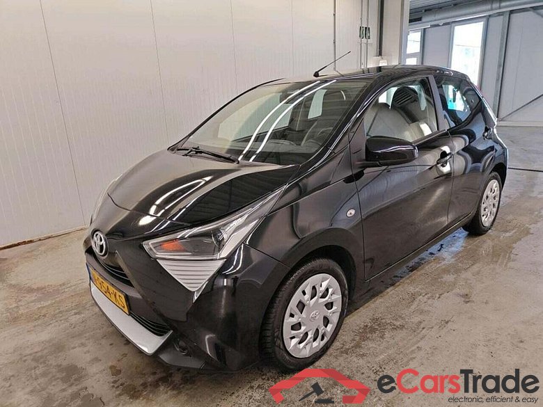 TOYOTA Aygo 1.0 VVT-i x-play #1
