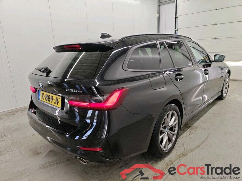 BMW 3-serie Touring 330e Bns Ed.P #2