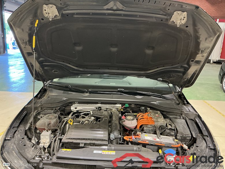 VOLKSWAGEN GOLF VIII 1.4 EHYBRID STYLE BUSINESS DSG #6