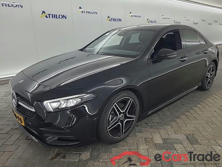 MERCEDES-BENZ A-Klasse Limousine A 180 DCT AMG Line 4D 100kW
