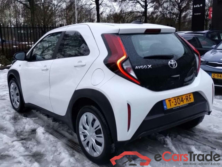 TOYOTA Aygo X 1.0 VVT-i MT Play #3