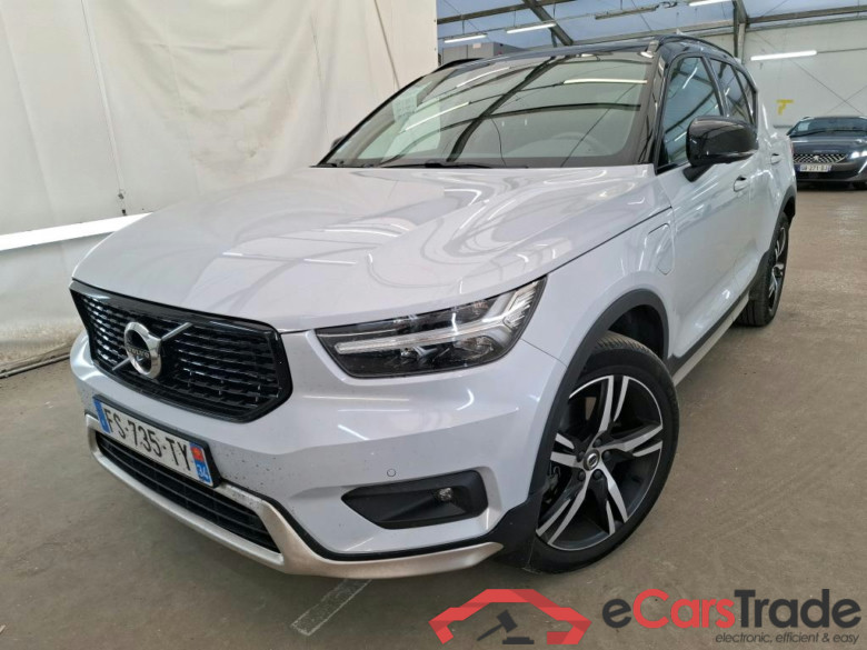 VOLVO XC40 / 2017 / 5P / SUV Recharge T5 262 DCT7 R-Design #1