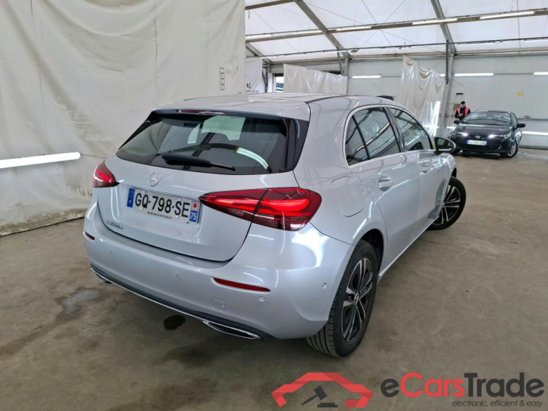 MERCEDES-BENZ Classe A Compact / 2022 / 5P / Berline A 250 e Business Line 7G-DCT #3