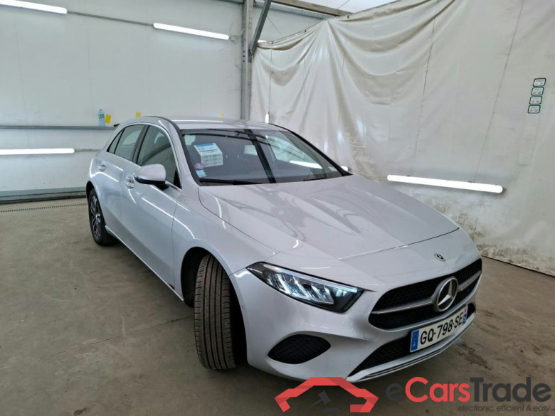 MERCEDES-BENZ Classe A Compact / 2022 / 5P / Berline A 250 e Business Line 7G-DCT #4