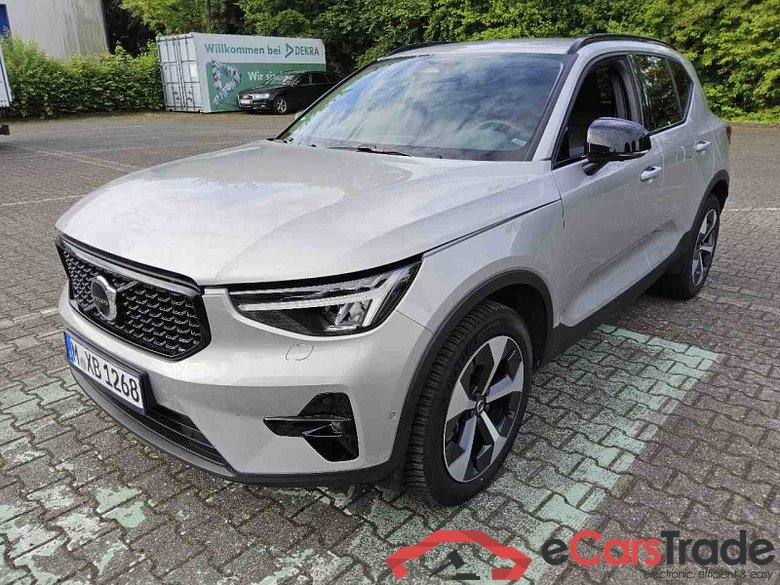 Volvo XC40 (2017->) DE - SUV5 B4 2WD EU6d, Plus Dark, (Facelift) 2022 - 2024