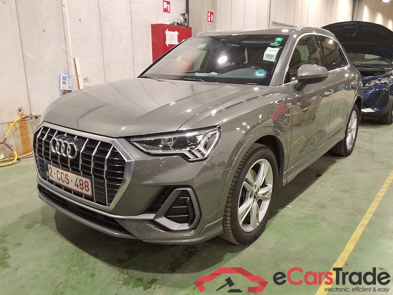 AUDI Q3 1.4 45 TFSI E S TRONIC S LINE