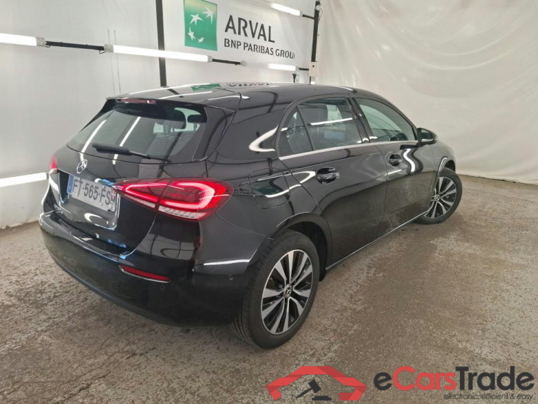 MERCEDES-BENZ Classe A Compact / 2018 / 5P / Berline A 250 e Business Line 8G-DCT #3