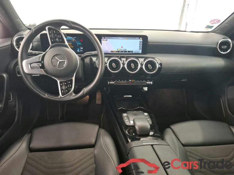 MERCEDES-BENZ Classe A Compact / 2018 / 5P / Berline A 250 e Business Line 8G-DCT #5