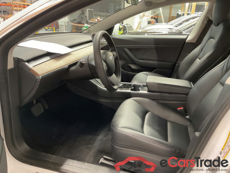 TESLA Model 3 Standard Reichweite Plus Hinterradantrieb 5d 225kW #4
