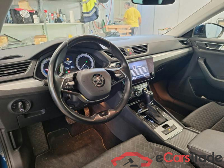 SKODA SUPERB WAGON / 2019 / 5P / STATION WAGON 1.4 TSI PLUG-IN HYBRYD EXECUTIVE DSG #3