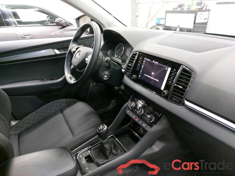SKODA - SKO KAROQ CRTDI 115PK Clever With Climatic & Navigation & Heated Seats & Side Assist & Canton Sound & Park Sensors Front & Rear #3