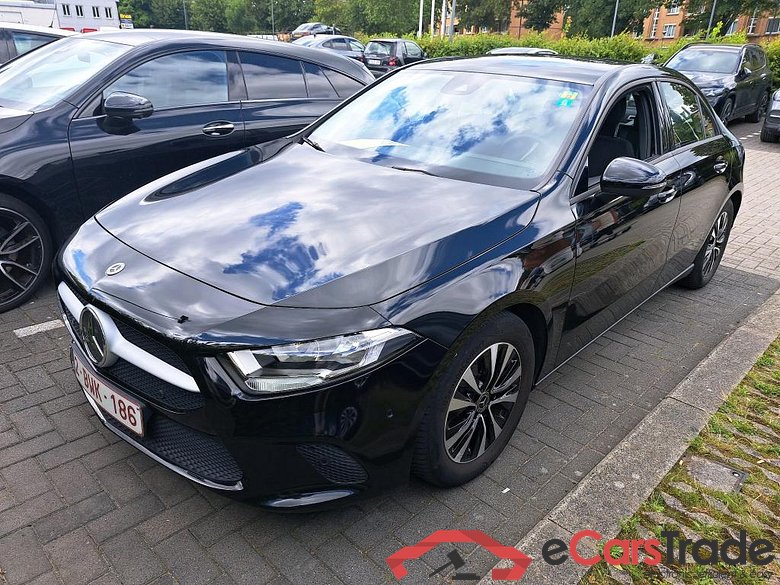 MERCEDES-BENZ A-CLASS LIMOUSINE 1.3 A 180 ESSENTIAL LINE DCT