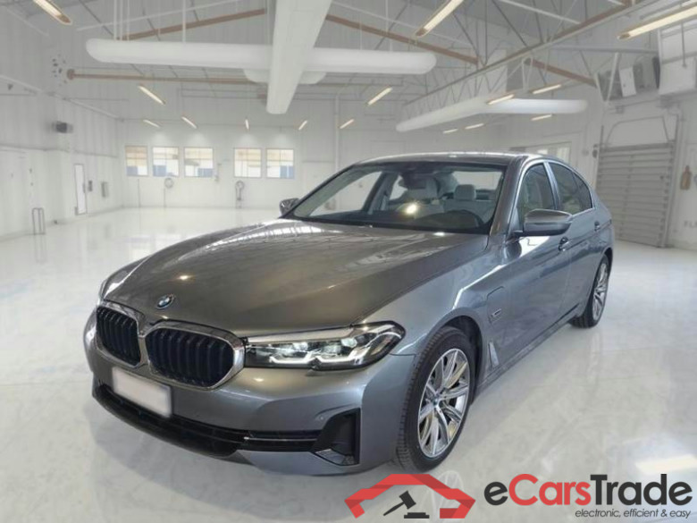 BMW SERIE 5 / 2020 / 4P / BERLINA 530E BUSINESS AUTO #1