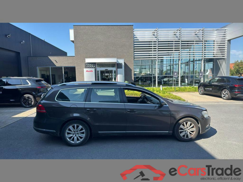 VOLKSWAGEN Passat Variant Dsl Passat SW 2.0 CR TDi Comfortline BMT DSG #4