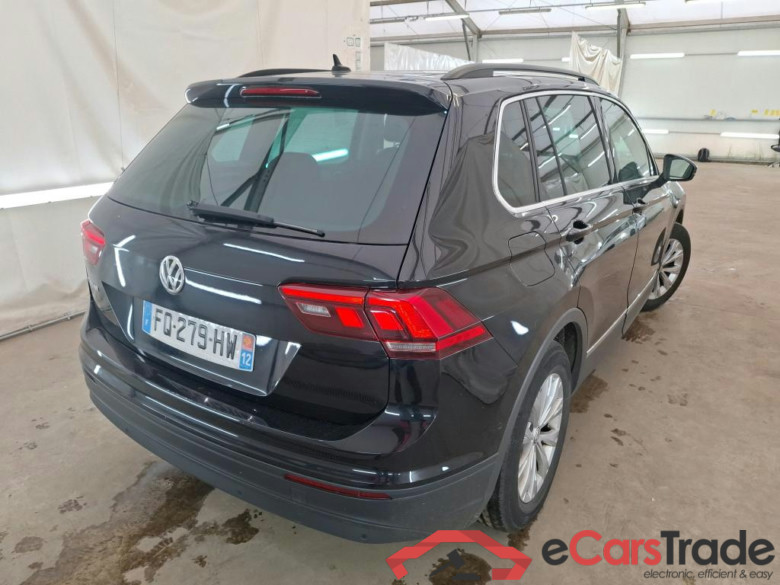 VOLKSWAGEN Tiguan / 2016 / 5P / SUV 2.0 TDI 150 DSG7 Confortline Business #3