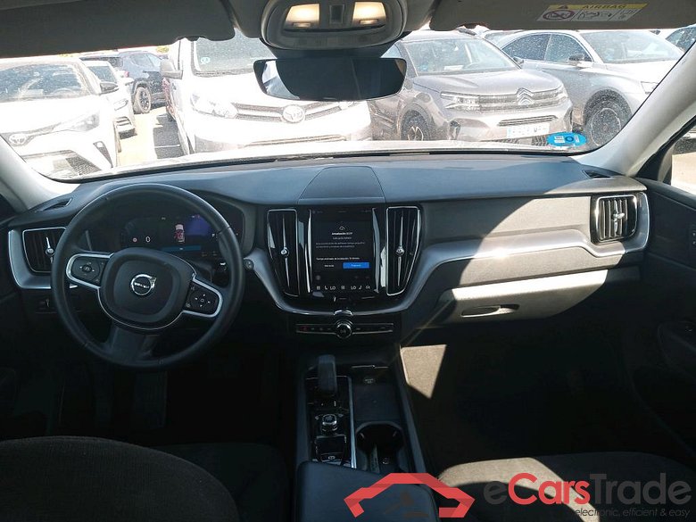 VOLVO XC60 / 2017 / 5P / todoterreno 2.0 T6 AWD Recharge Inscription Exp Auto #3