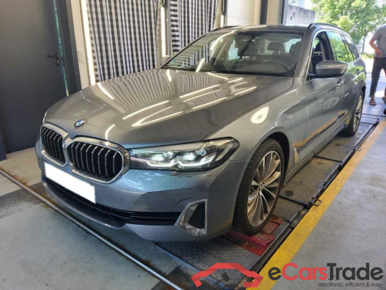 BMW 5 Touring (G31)(2017->) DE - Kb5 520 i Mild-Hybrid EU6d, Luxury Line OPF, (Facelift) 2020 - 2024 #1