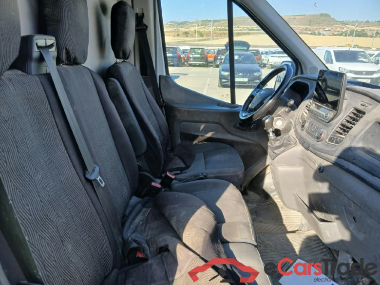 FORD Transit / 2013 / 4P / furgón 310 96kW L2H2 Van Trend FWD MHEV #6