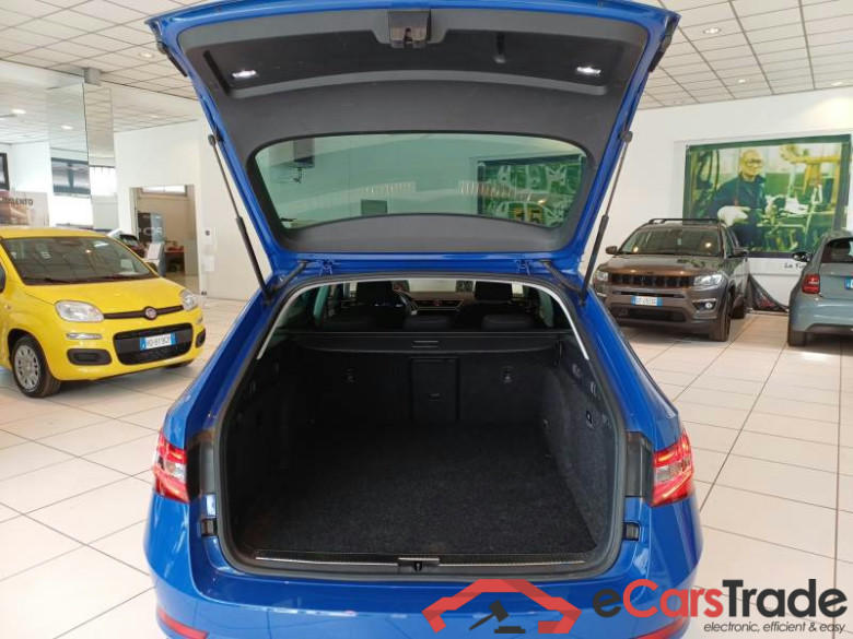 SKODA SUPERB WAGON / 2019 / 5P / STATION WAGON 1.4 TSI PLUG-IN HYBRYD EXECUTIVE DSG #5