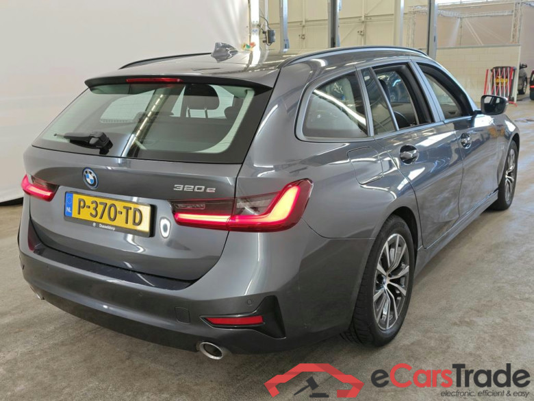 BMW 3 Serie Touring 320e Business Edition Plus 5d #2