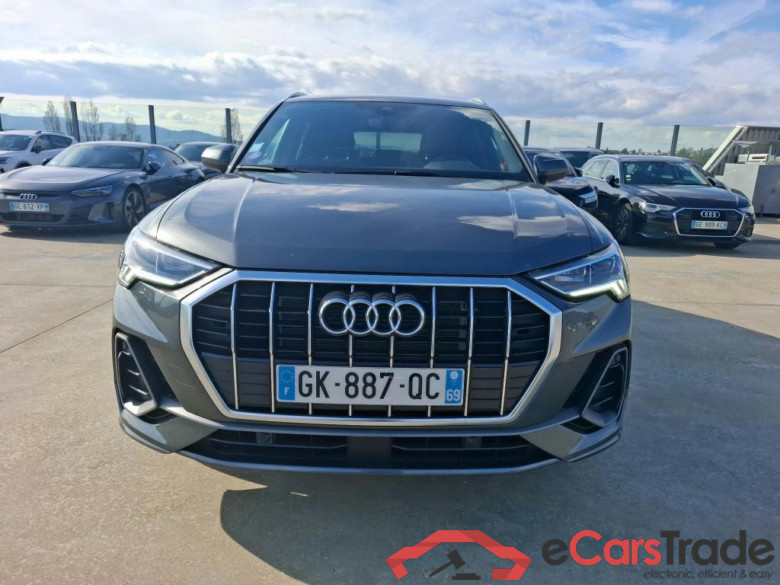 AUDI Q3 / 2018 / 5P / SUV 45 TFSI E 245 S TRONIC S LINE