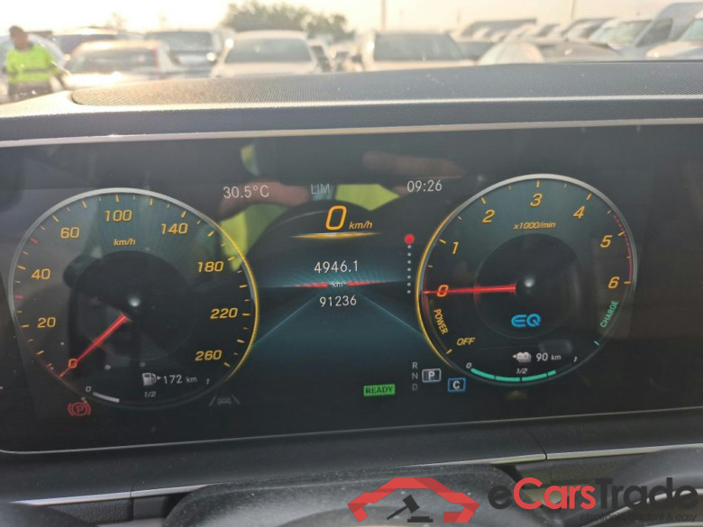 MERCEDES-BENZ GLE / 2018 / 5P / todoterreno GLE 350 de 4MATIC (Híbrido Enchufable) #4