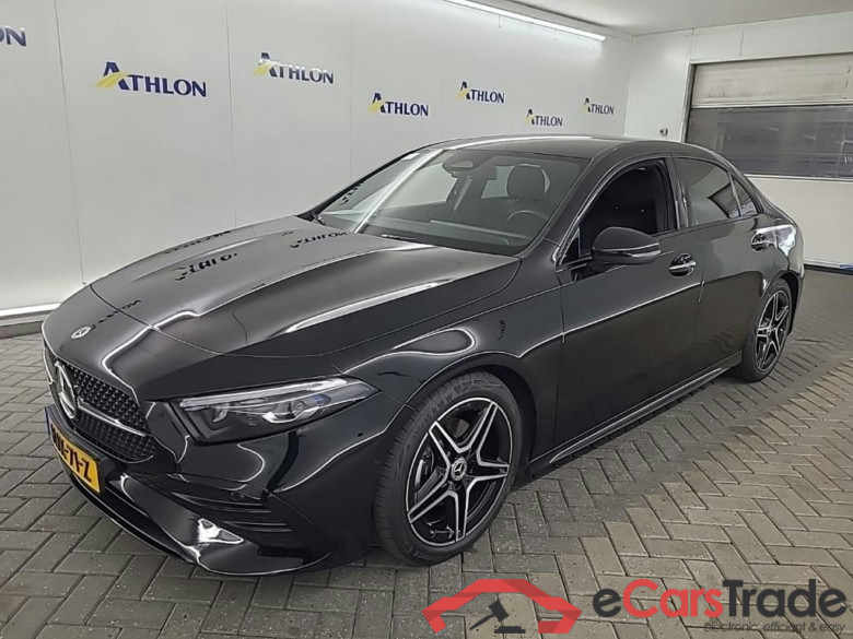MERCEDES-BENZ A-Klasse Limousine A 180 Star Edition Limited 4D 100kW
