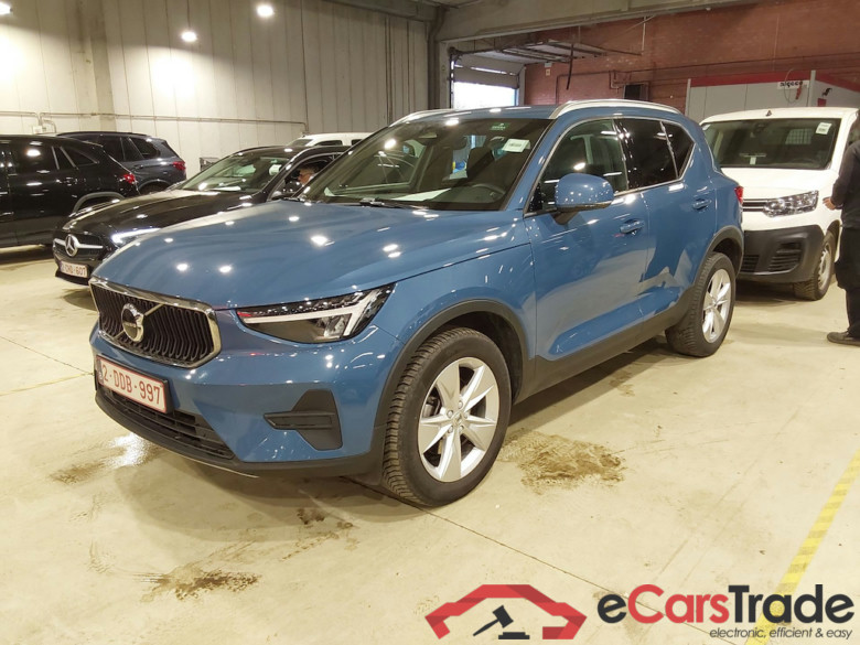 VOLVO XC40 2.0 B3 CORE DCT #1