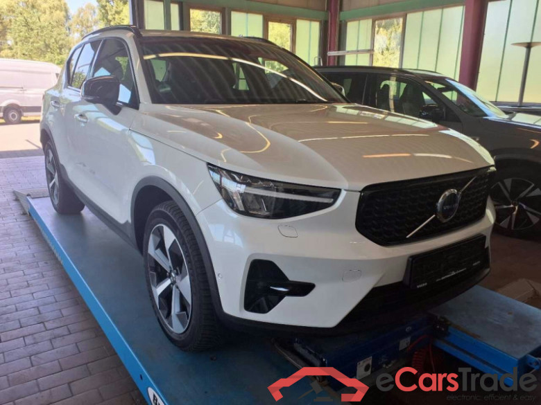 Volvo XC40 (2017->) DE - SUV5 B4 2WD EU6d, Plus Dark, (Facelift) 2022 - 2024 #1