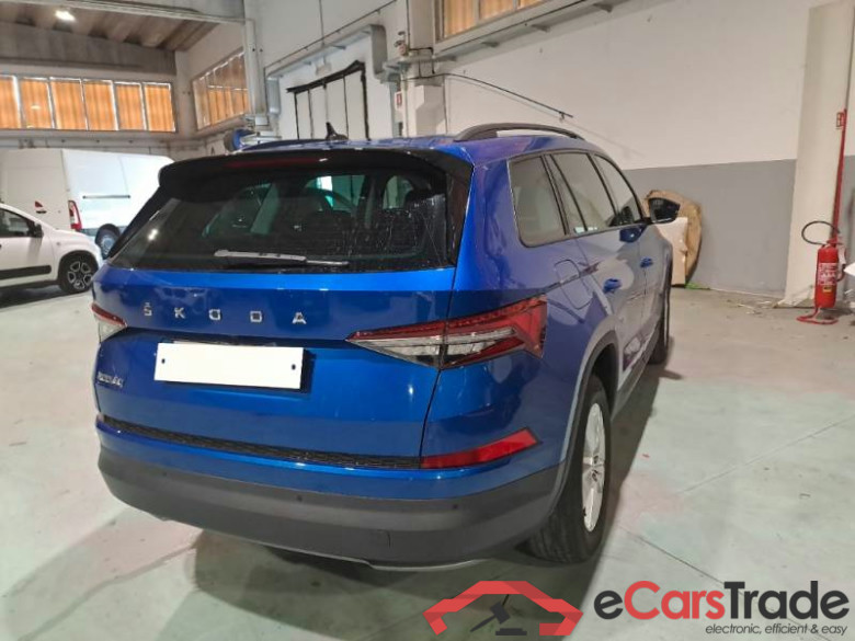 SKODA KODIAQ / 2021 / 5P / SUV 2.0 TDI 110KW EXECUTIVE DSG 5P #2
