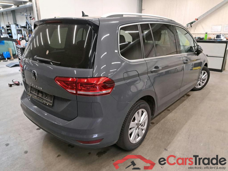 VOLKSWAGEN - VW  TOURAN TDi 150PK DSG Highline Pack Business Plus & Family & Ergo Driver Seat 14 Way Adjustable & Nav Discover Media & Easy Open & Two Individual Seats Third Row & Rear Camera #2