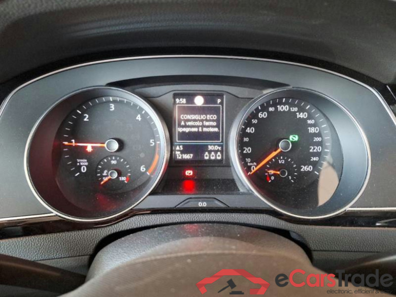 VOLKSWAGEN PASSAT / 2019 / 5P / STATION WAGON VAR. 2.0TDI SCR EVO 110KW BUSINESS DSG #4