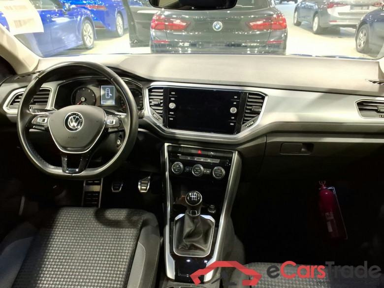 VOLKSWAGEN T-ROC 1.5 TSI ACTIVE #6