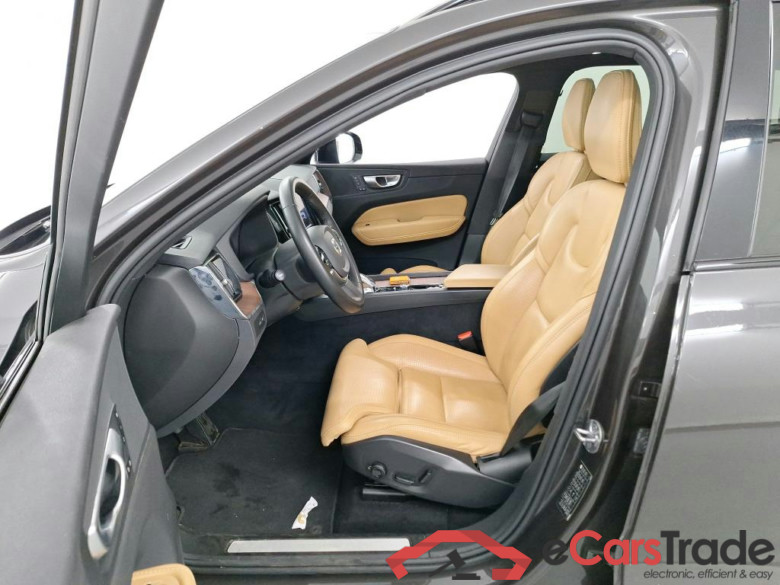 VOLVO XC60 2.0 T6 PHEV PLUS DARK AUTO 4WD #5