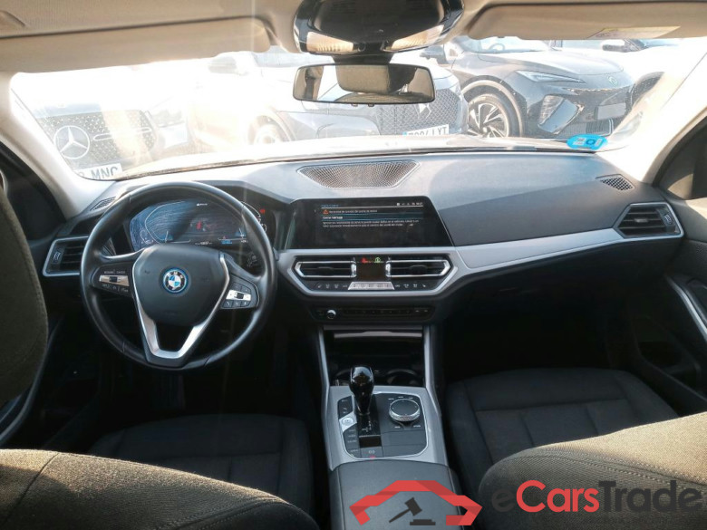 BMW Serie 3 / 2018 / 4P / sedán 320e #3