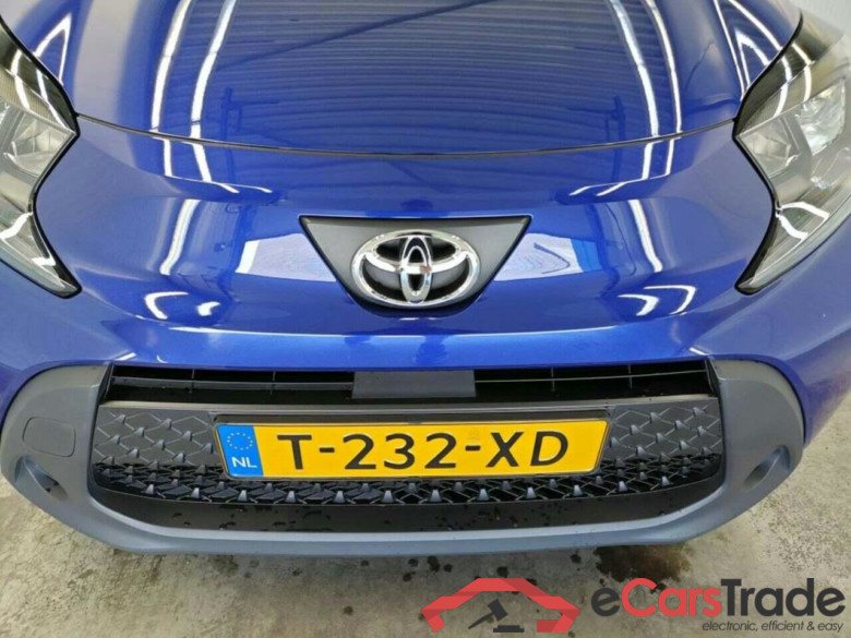 TOYOTA Aygo X 1.0 VVT-i MT Play #4