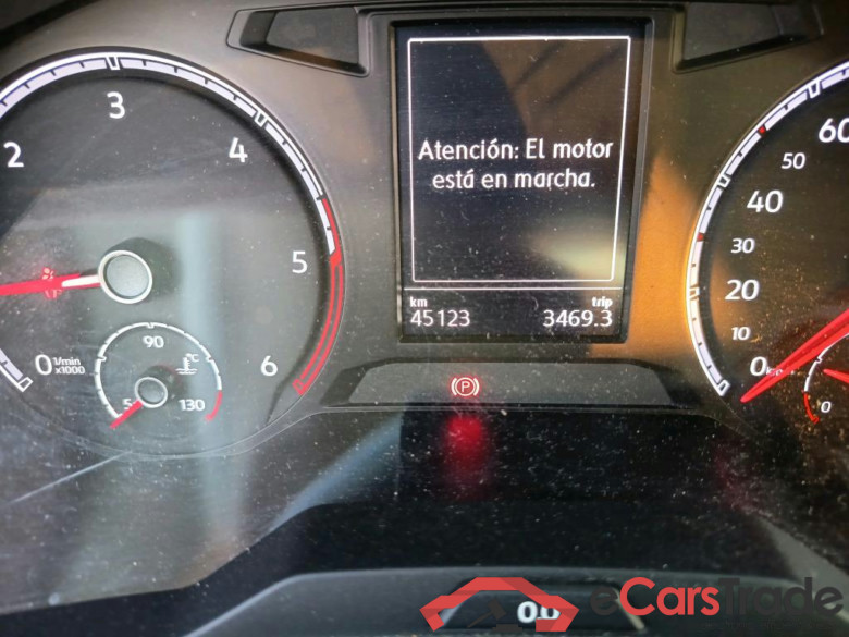 VOLKSWAGEN T-Roc / 2017 / 5P / todoterreno Advance 1.6 TDI 85kW (115CV) #5