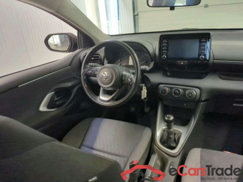 TOYOTA Yaris 1.5 VVT-i Active #3
