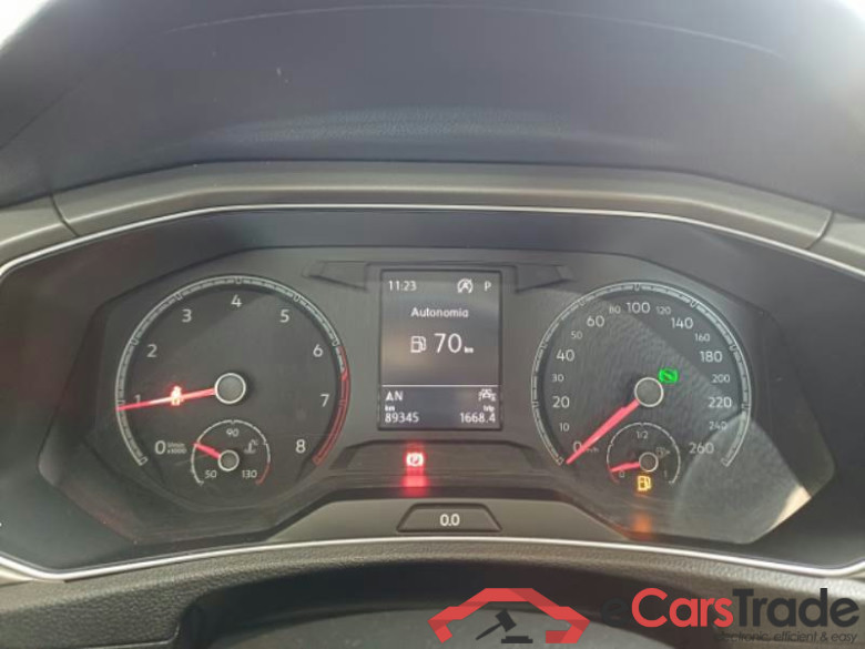 VOLKSWAGEN T-ROC / 2017 / 5P / SUV 1.5 TSI ACT BUSINESS DSG #4