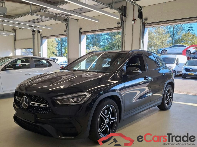Mercedes GLA 200d AMG Night Aut. LED Widescreen Ambient Navi 1/2 Sport-Leather-Alcantara KeylessGo Camera Klima PDC ... #1