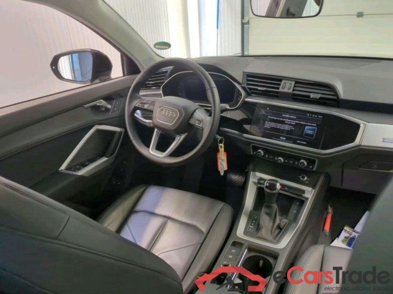AUDI Q3 45 TFSI e Adv Editi. #3