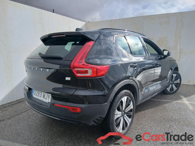 VOLVO XC40 / 2021 / 5P / todoterreno 1.5 T4 Recharge PHEV Ultimate Dark Auto #2